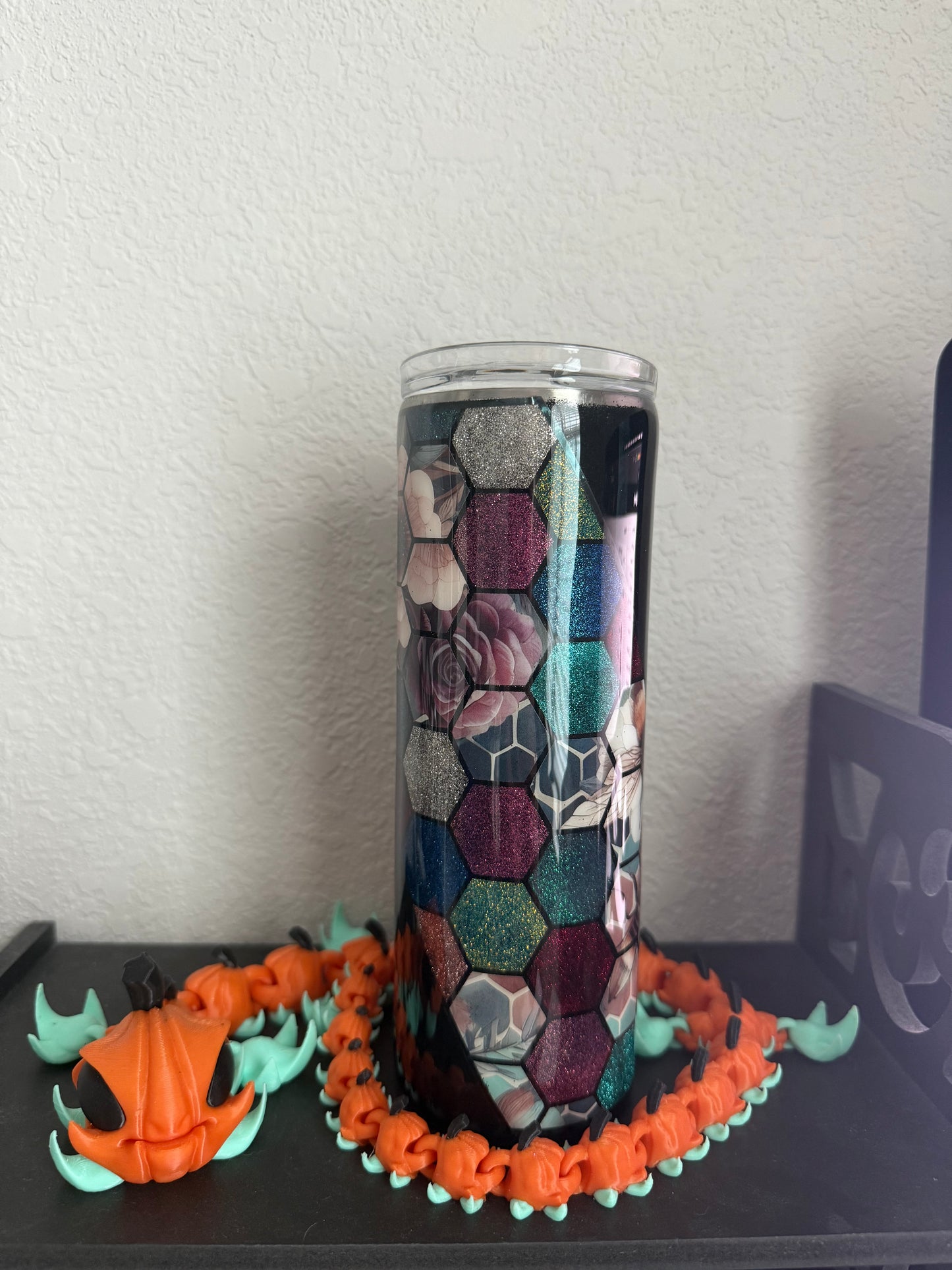 #7  20oz Tumbler Honeycomb